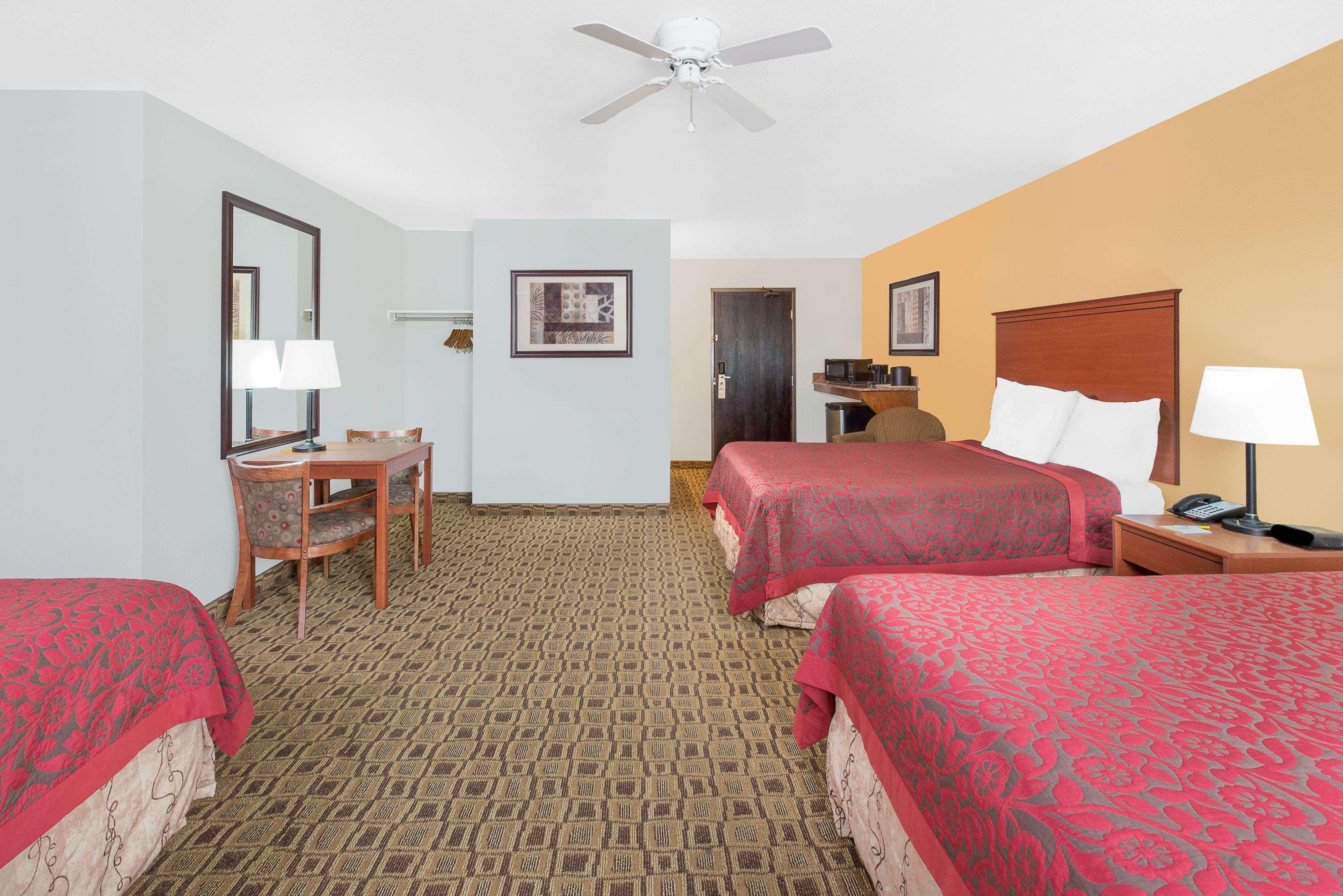 Days Inn By Wyndham Lamar Exteriér fotografie